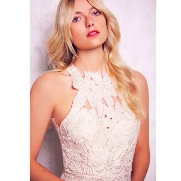 SAYLOR Jessa Lace Dress in Ivory. - Picture 2 of 7